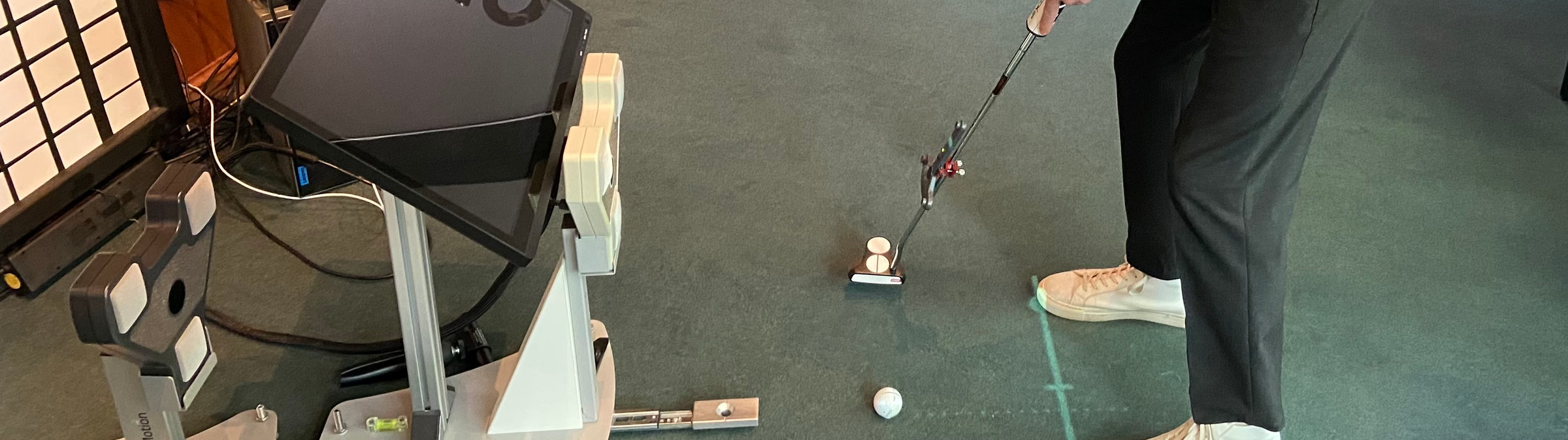 So trainieren sicher auch Astronaut:innen das Golfen So trainieren sicher auch Astronaut:innen das Golfen