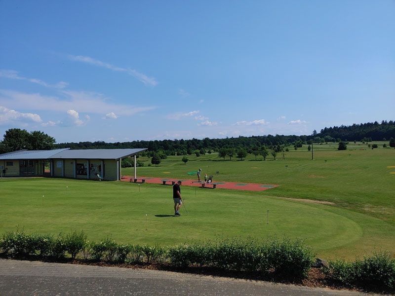 Es grünt so schön: Driving Range und Putting Grün
