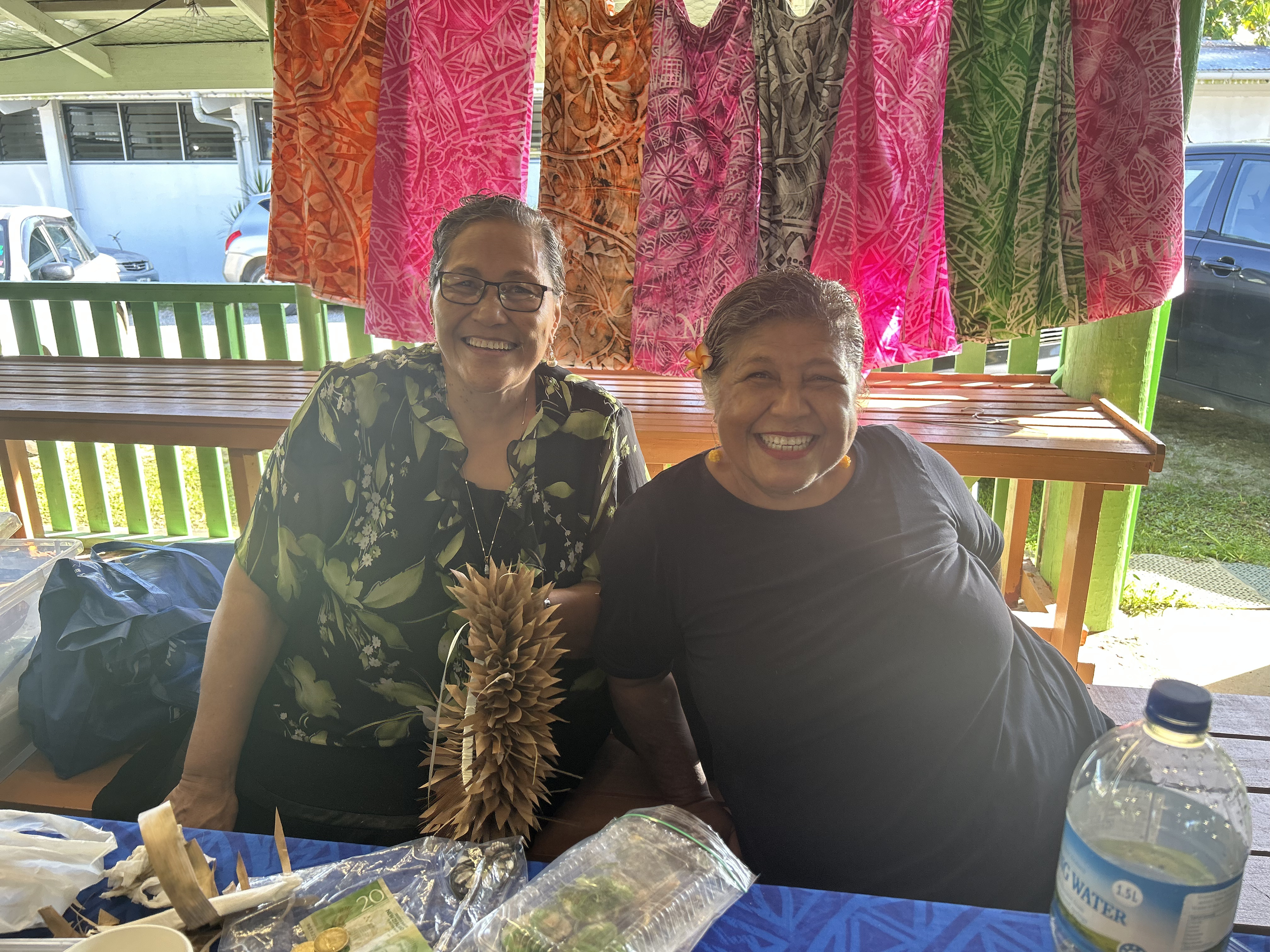 Einkaufen auf dem Markt in Alofi