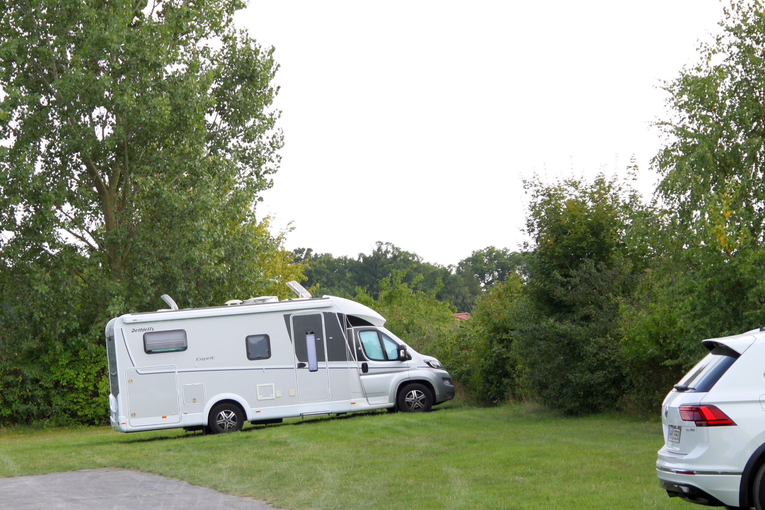 Vom Bett aufs Grün: WoMo-Stellplatz