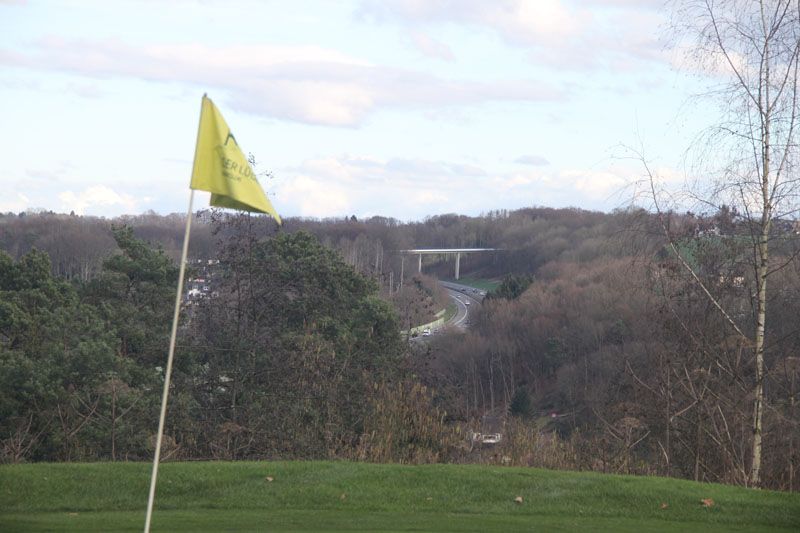 Die Autobahn nah und dennoch mitten im Grünen