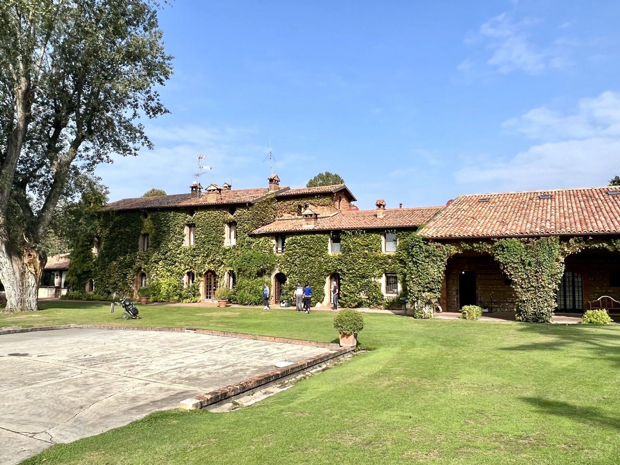 Elegantes Clubhaus mit Charme (Foto: Dr. Johannes Martin Wagner)