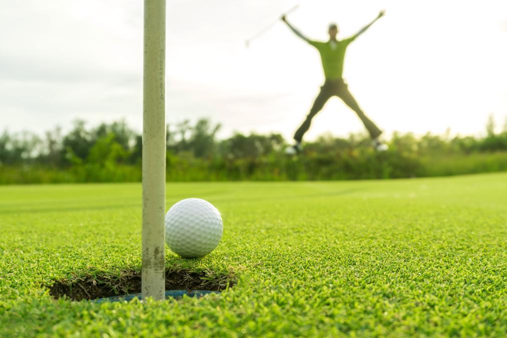 grund zum Jubeln hat, wer den Ball mit wenigen Schlägen ins Loch bekommt